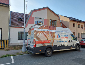 Zateplení stropu rodinného domu pomocí foukané izolace